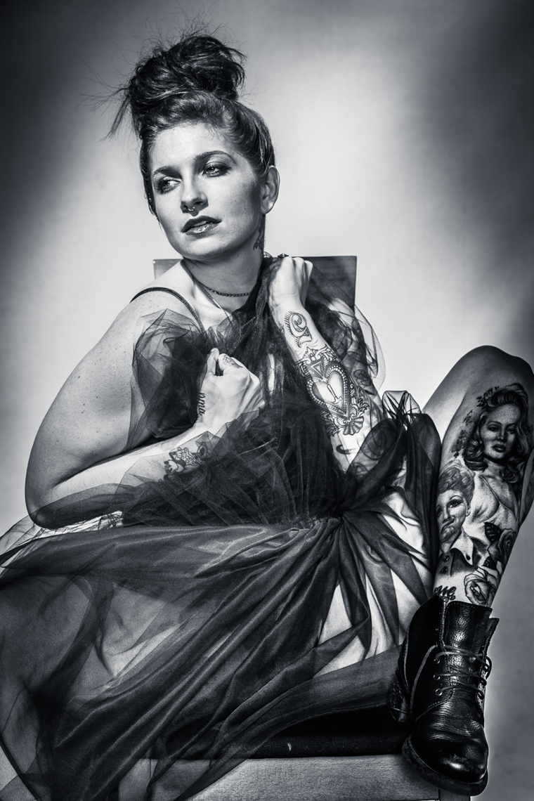 NOIR_FEMALE_TATTOO