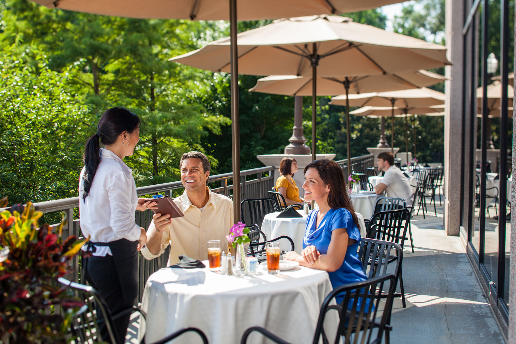 9-OUTDOOR_CAFE